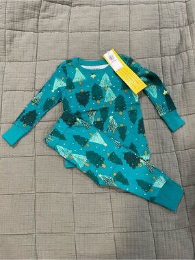 Old Navy Green Trees Baby Christmas Tree Pajama Set